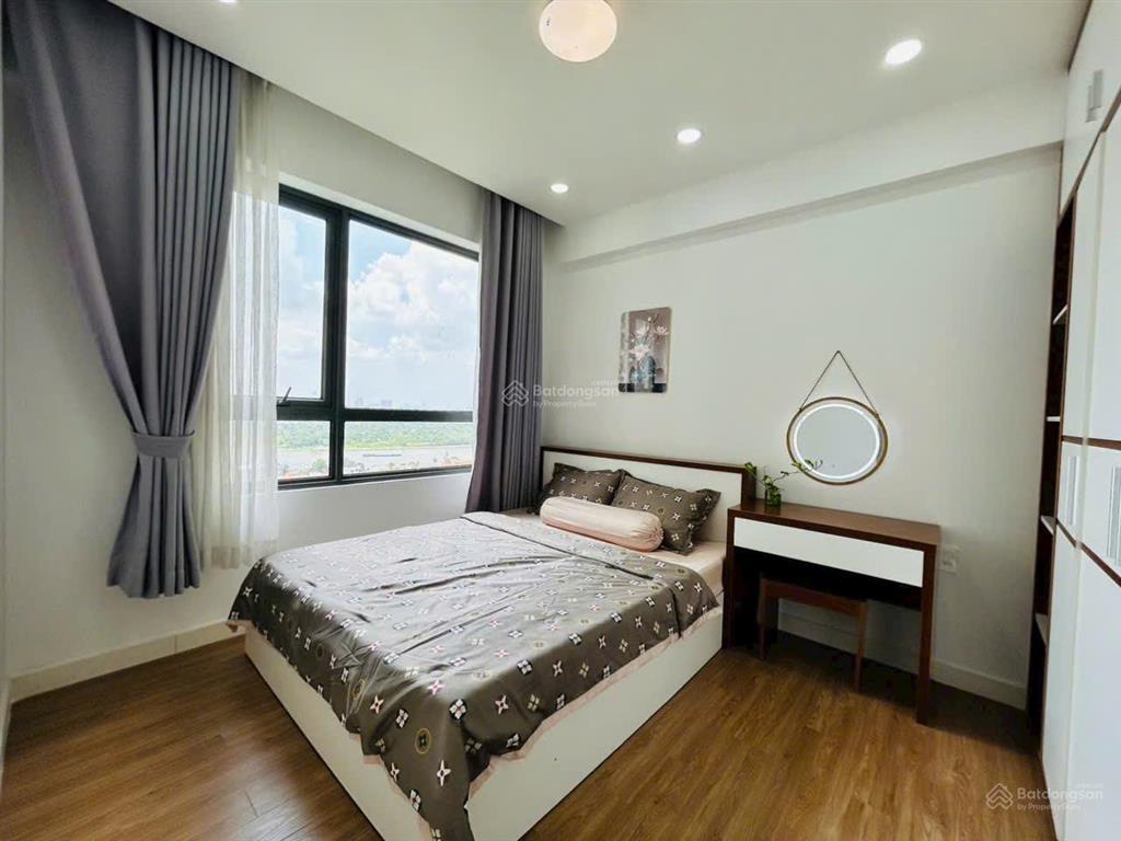 Bán căn hộ 2 phòng ngủ tại tòa 5, hướng nhìn ra sông. người nước ngoài đủ điều kiện sở hữu