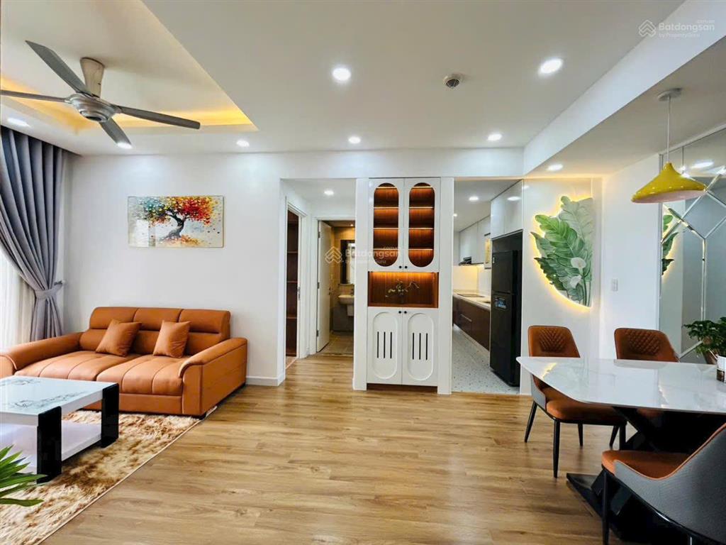 Bán căn hộ 2 phòng ngủ tại tòa 5, hướng nhìn ra sông. người nước ngoài đủ điều kiện sở hữu