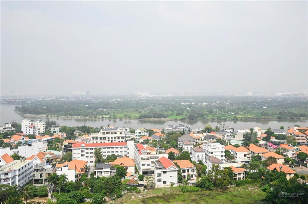 Bán căn hộ 2 phòng ngủ tại tòa 5, hướng nhìn ra sông. người nước ngoài đủ điều kiện sở hữu