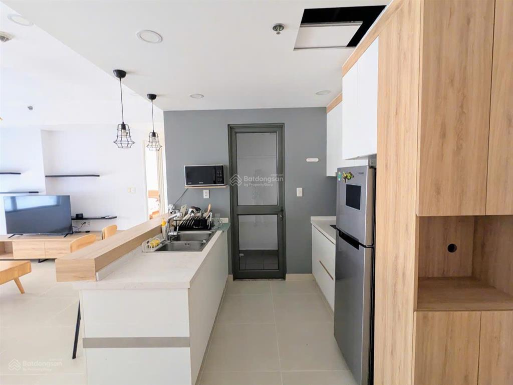 Bán căn góc 2pn tháp 3 masteri thảo điền full nội thất. view mát mẻ, nhìn được sông. giá ngộp