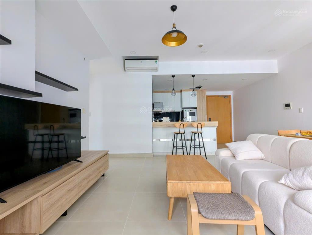 Bán căn góc 2pn tháp 3 masteri thảo điền full nội thất. view mát mẻ, nhìn được sông. giá ngộp