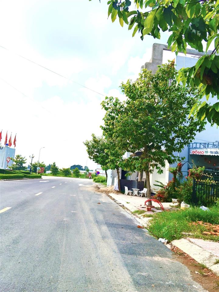 "đất ngộp chính chủ" gía thương lượng mạnh, sổ sẵn công chứng ngay, tại thủ thừa long an.