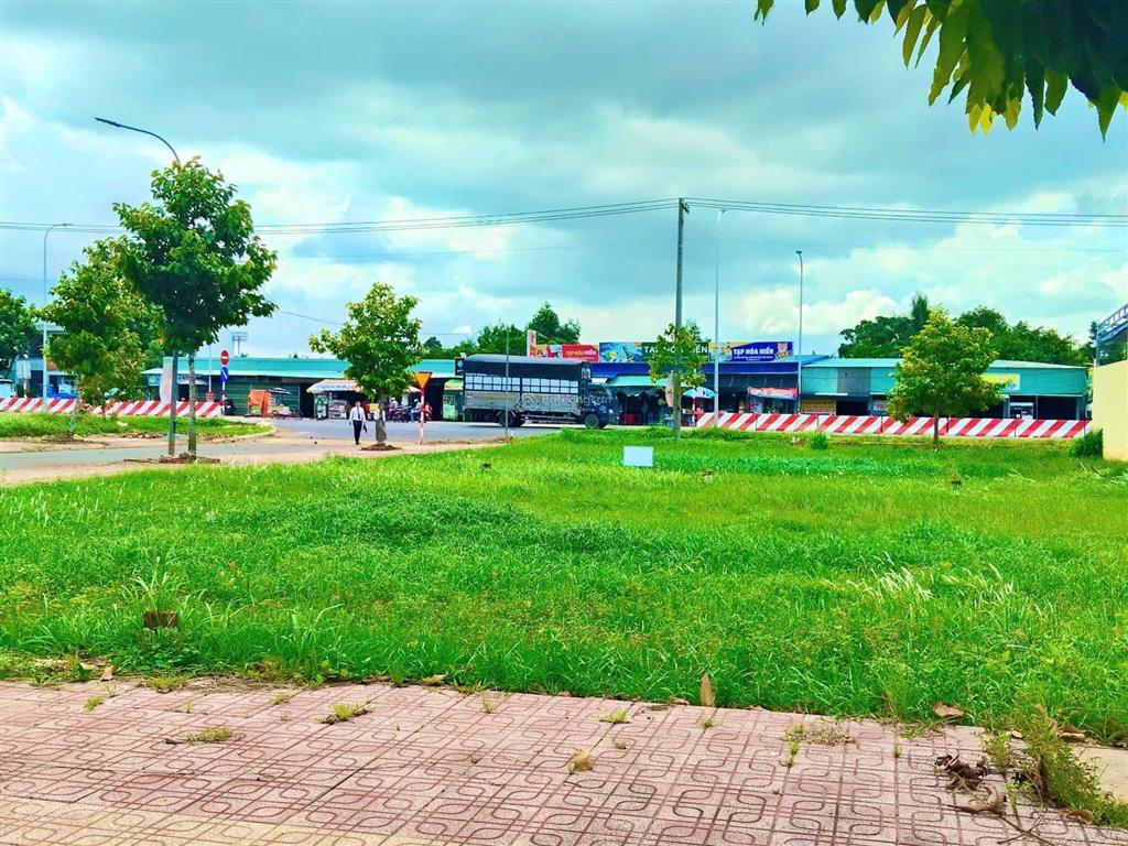 "đất ngộp chính chủ" gía thương lượng mạnh, sổ sẵn công chứng ngay, tại thủ thừa long an.