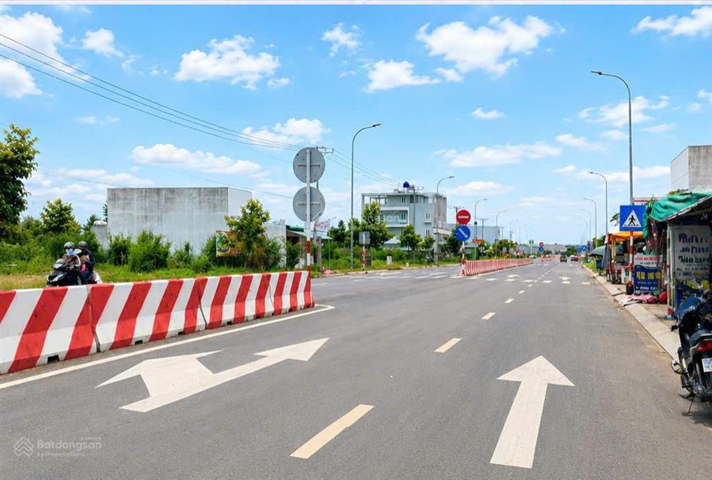 Bán lô đất gần siêu thị coopmart thủ thừa