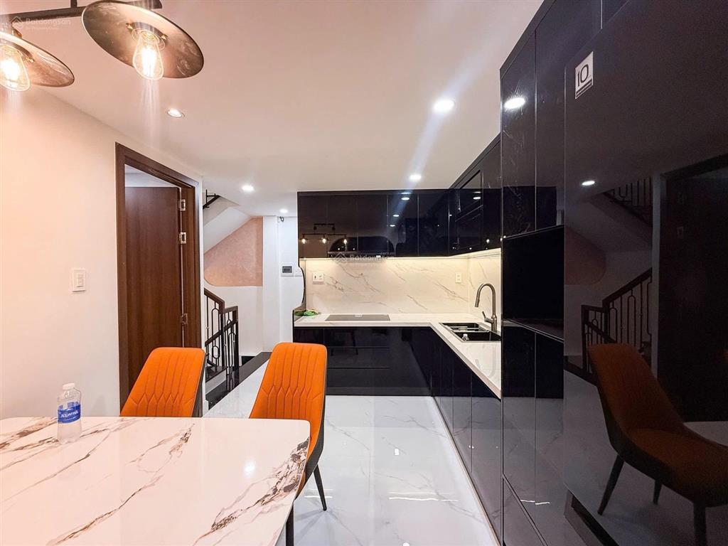 Siêu hiếm phú nhuận nhà đẹp ngang lớn 6m  hxh 4 chỗ thông, đ.thích quảng đức  5 tầng  36m2 (6x6)