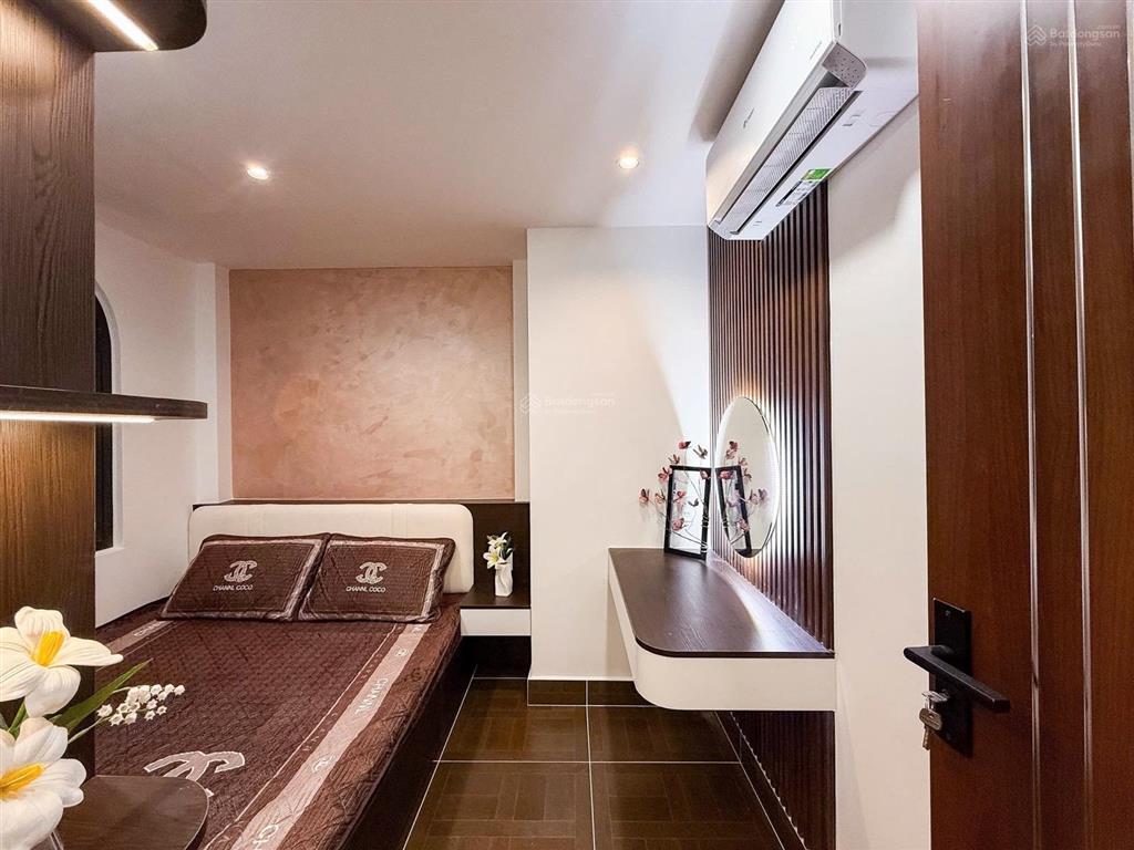 Siêu hiếm phú nhuận nhà đẹp ngang lớn 6m  hxh 4 chỗ thông, đ.thích quảng đức  5 tầng  36m2 (6x6)