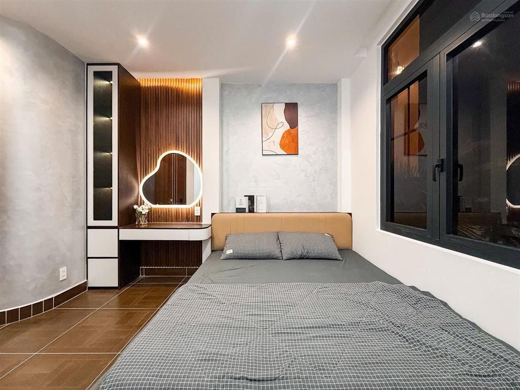 Siêu hiếm phú nhuận nhà đẹp ngang lớn 6m  hxh 4 chỗ thông, đ.thích quảng đức  5 tầng  36m2 (6x6)