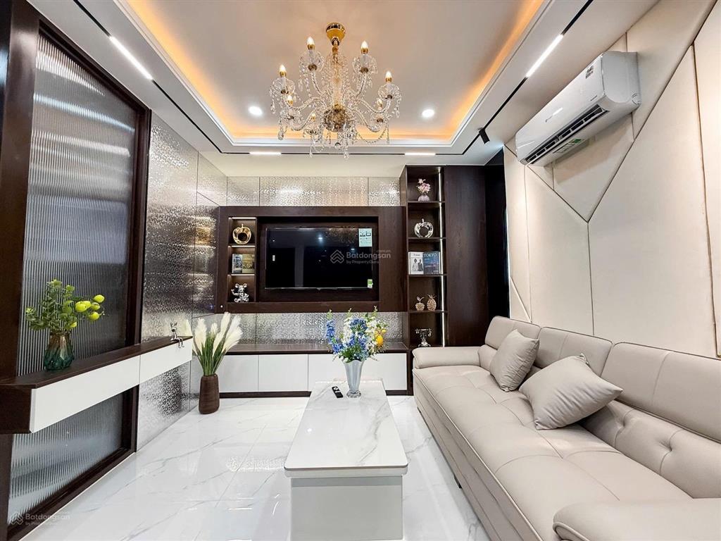 Siêu hiếm phú nhuận nhà đẹp ngang lớn 6m  hxh 4 chỗ thông, đ.thích quảng đức  5 tầng  36m2 (6x6)