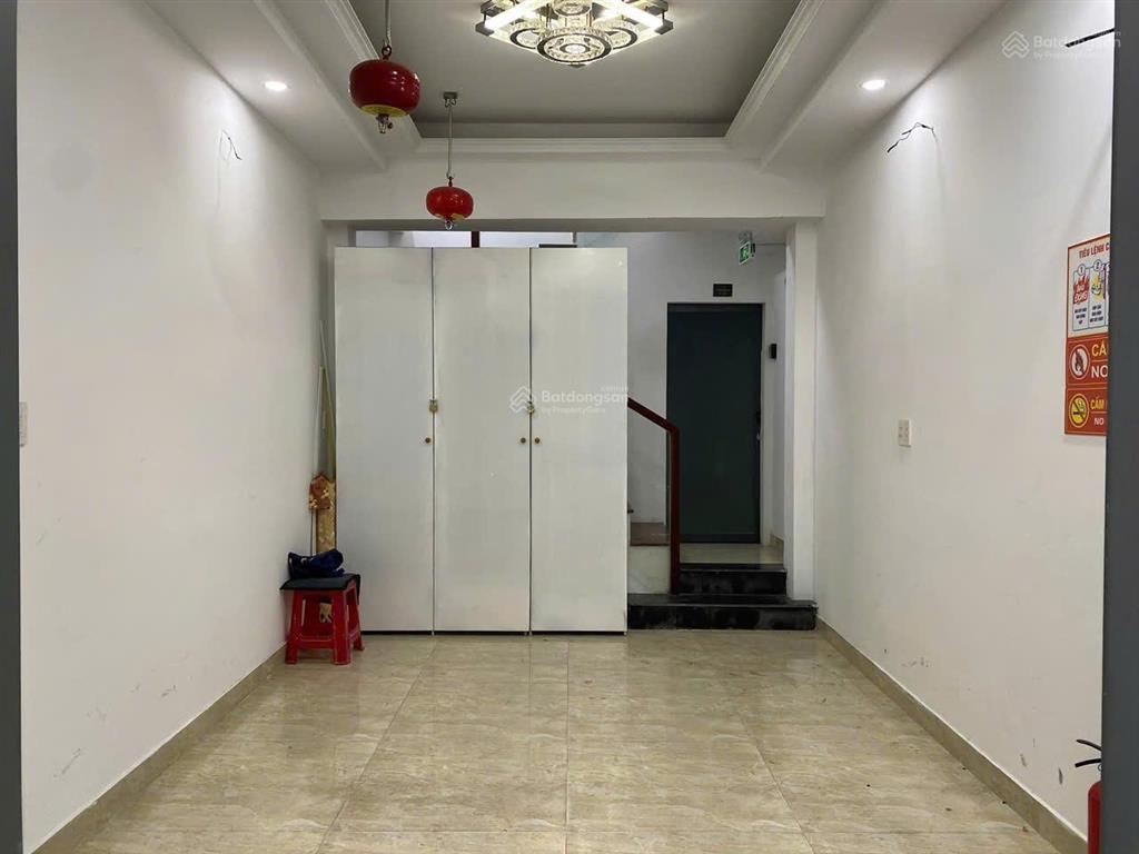 Bán nhà đoàn thị điểm, phú nhuận  hxh thông, gara ô tô, 5pn, khai thác dòng tiền 40tr/tháng