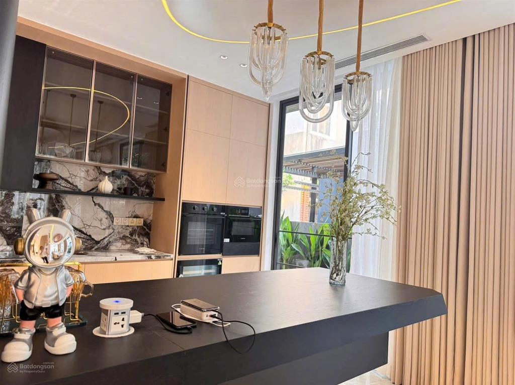 Bán bt mỹ giang, pmh, q. 7, 11,75x18m, 1t 2l, 4pn, 4wc, nội thất mới cao cấp, giá chỉ 85 tỷ