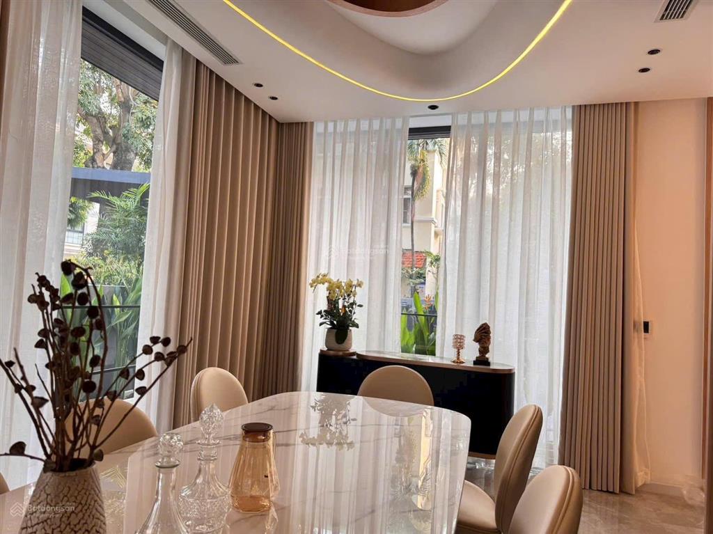 Bán bt mỹ giang, pmh, q. 7, 11,75x18m, 1t 2l, 4pn, 4wc, nội thất mới cao cấp, giá chỉ 85 tỷ