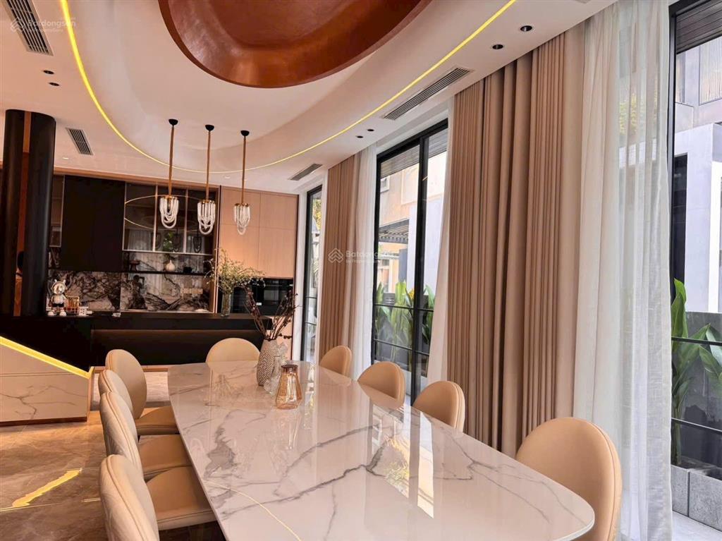 Bán bt mỹ giang, pmh, q. 7, 11,75x18m, 1t 2l, 4pn, 4wc, nội thất mới cao cấp, giá chỉ 85 tỷ