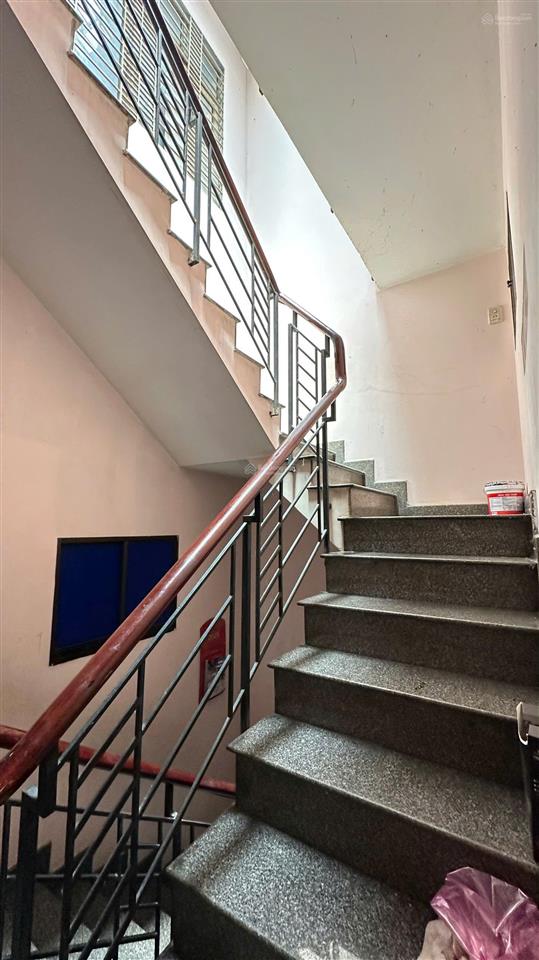Bán nhà 2 lầu dt 4x18m mặt tiền đường nguyễn tư giản