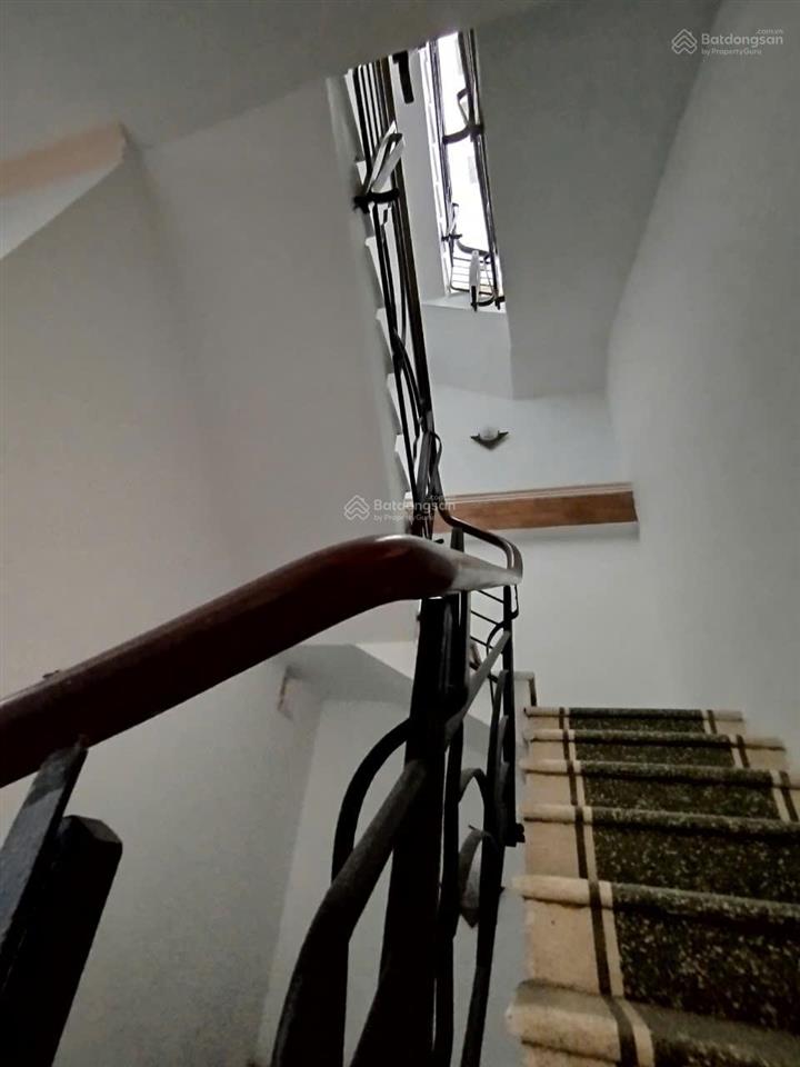 Mặt tiền trần phú q5 4.2x18, 6 tầng cao chỉ 50tr