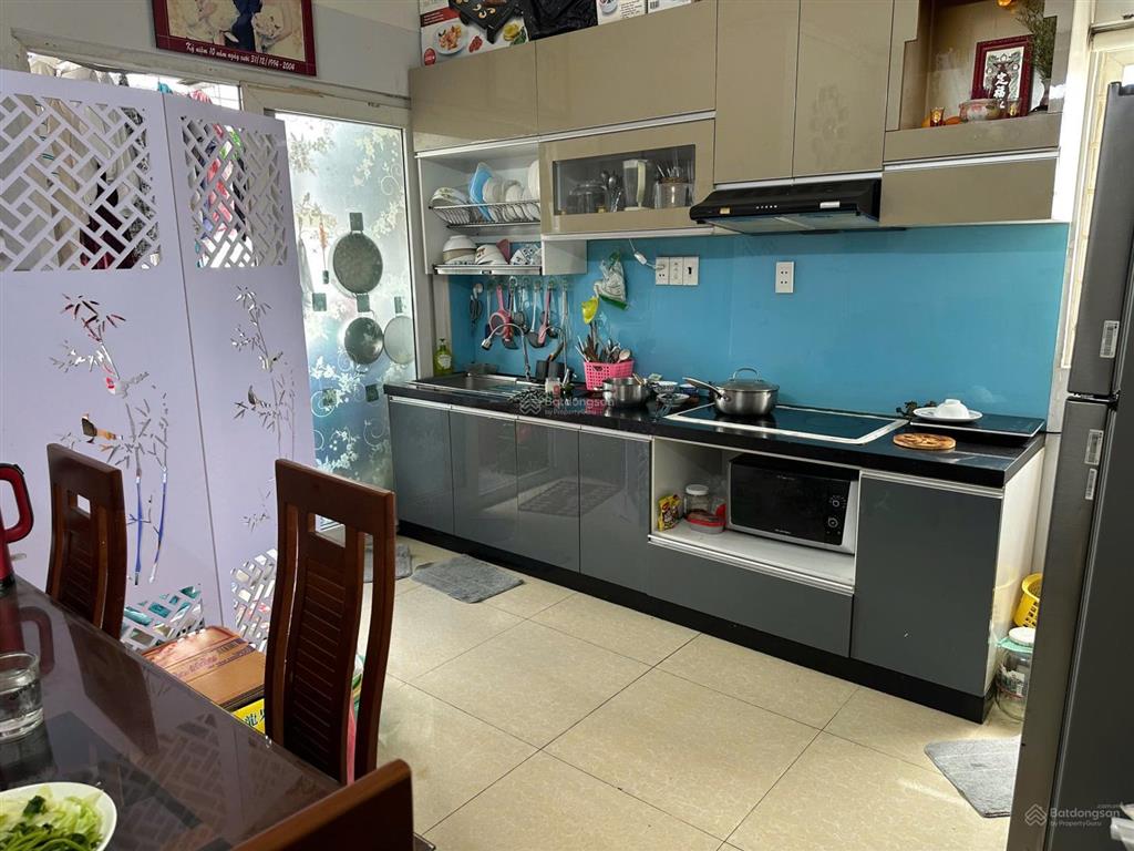 Cần bán căn hộ chung cư p3 q4 95m². giá 5,3 tỷ còn tl