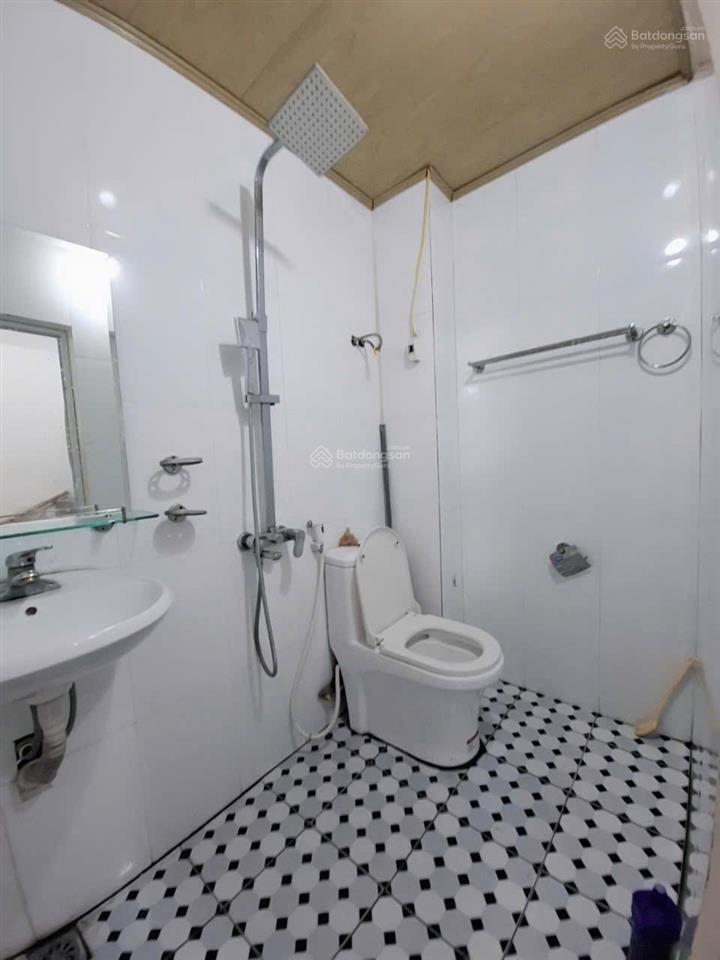 Cho thuê nhà 3 tầng 2 mặt tiền chính chủ