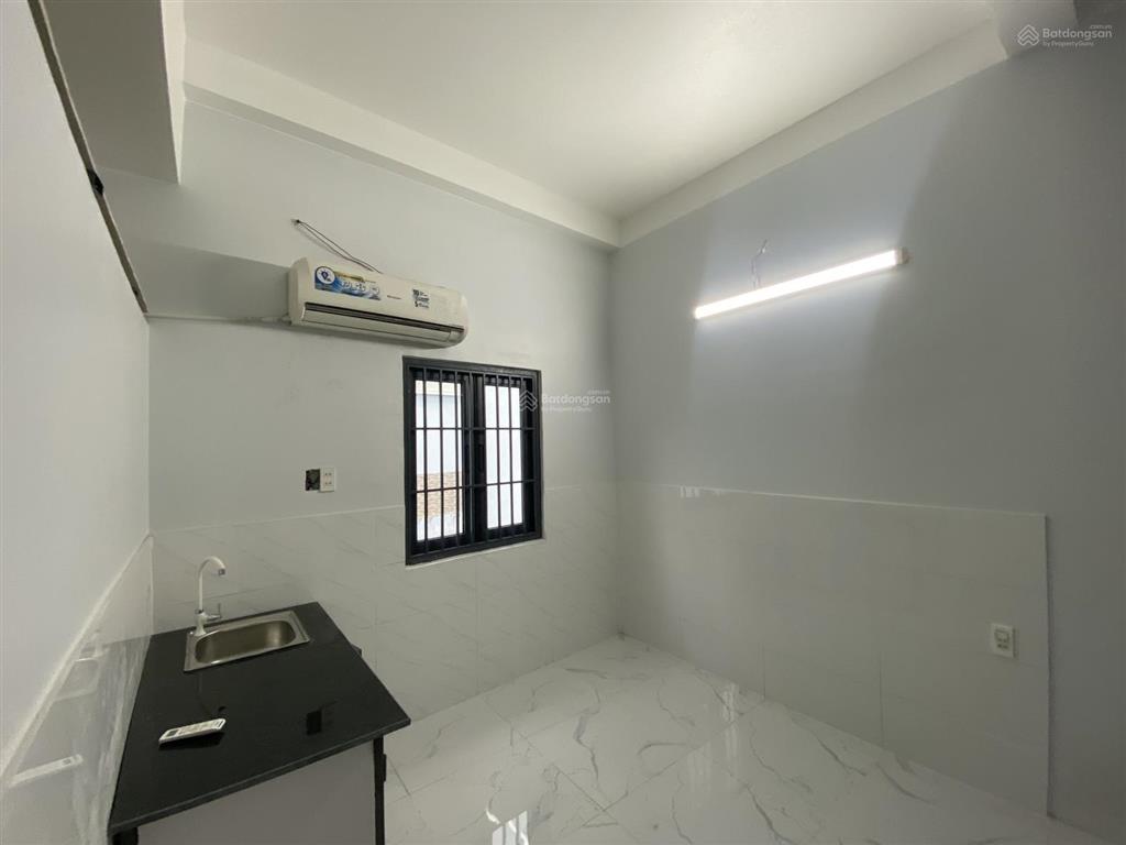 Cho thuê chdv mới tinh 25m2 ngay góc 2 mặt tiền, cửa sổ, máy lạnh, rất tiện nghi, lê văn thọ gò vấp