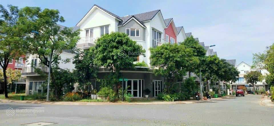 Bán nhà phố biệt thự dự án park riverside quận 9 hcm, khu compoud tiện ích đầy đủ.