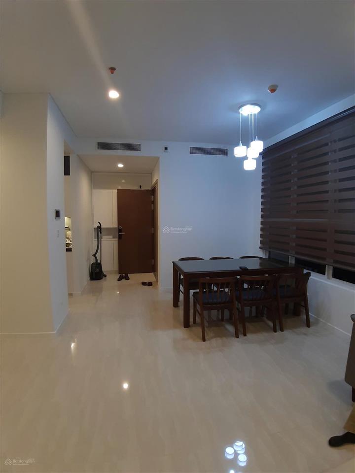 Cho thuê căn hộ 3pn sala thủ thiêm. ban công hướng view nội khu thông thoáng. giá cho thuê 35tr.