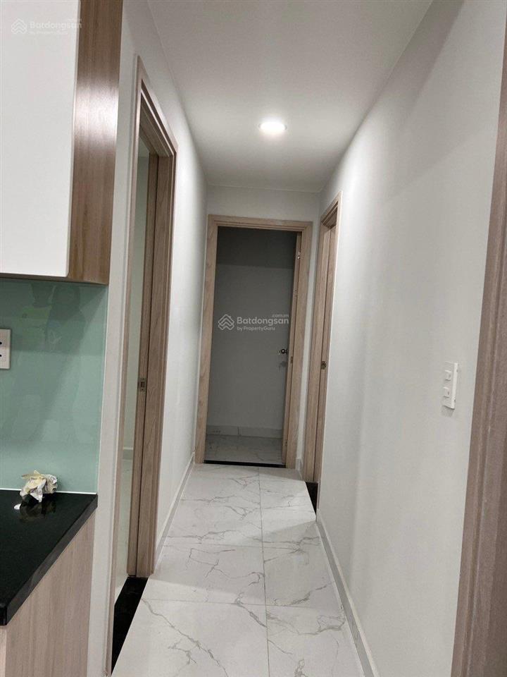 Bán căn 3pn view hồ bơi có nội thất cơ bản sẵn hợp đồng thuê cho khách