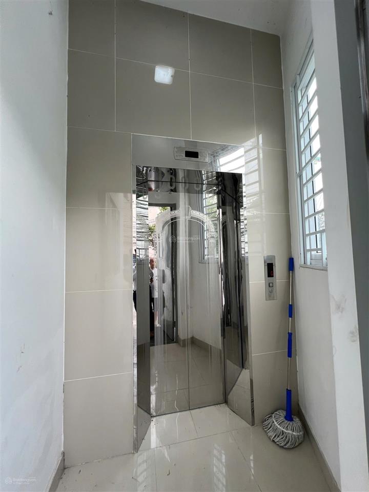Cho thuê căn góc 4 tầng cạnh kđt vĩnh điềm trung có thang máy