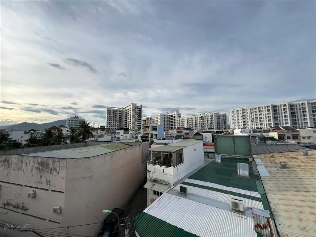 Cho thuê căn góc 4 tầng cạnh kđt vĩnh điềm trung có thang máy