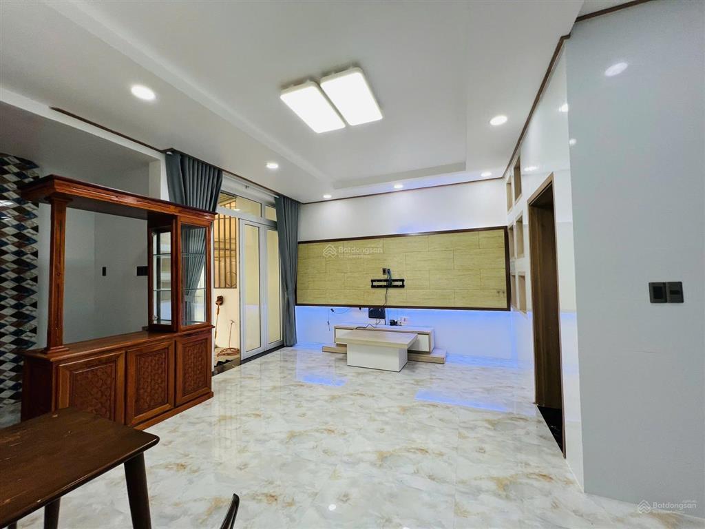 Cho thuê căn góc 4 tầng cạnh kđt vĩnh điềm trung có thang máy