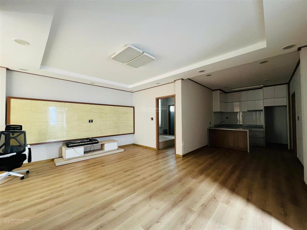 Cho thuê căn góc 4 tầng cạnh kđt vĩnh điềm trung có thang máy