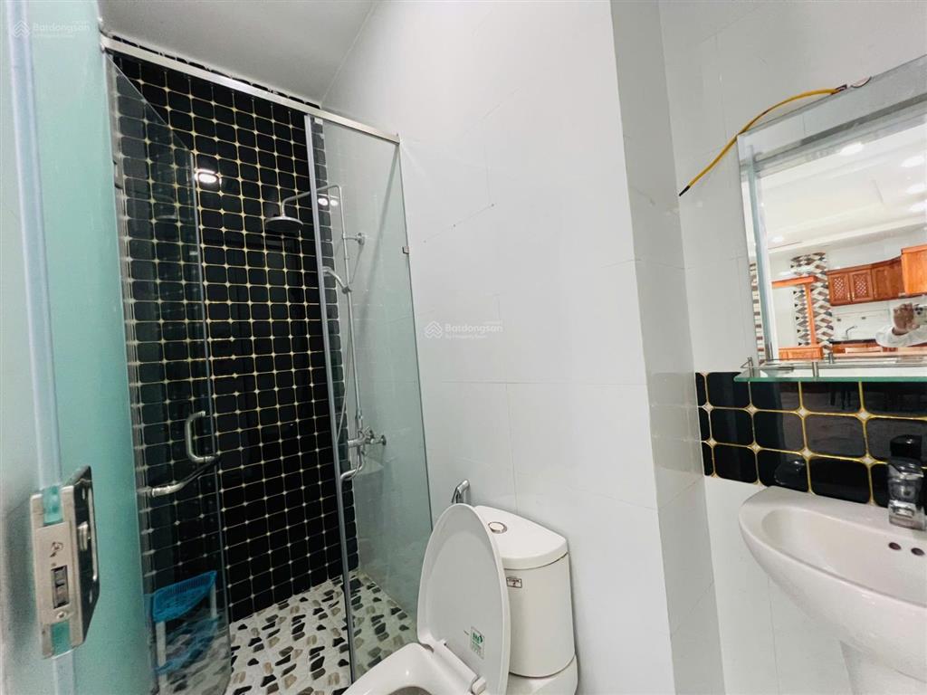 Cho thuê căn góc 4 tầng cạnh kđt vĩnh điềm trung có thang máy