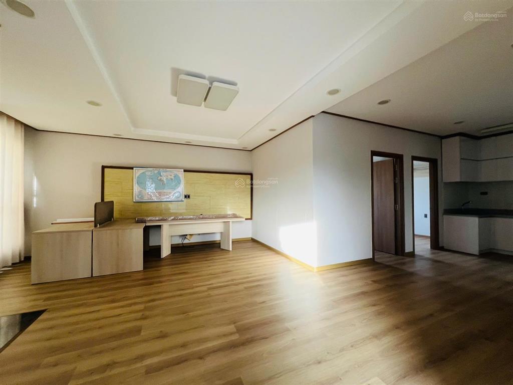 Cho thuê căn góc 4 tầng cạnh kđt vĩnh điềm trung có thang máy