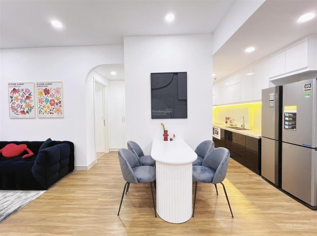 Cho thuê căn hộ 2 phòng ngủ masteri thảo điền full nội thất đẹp.  0775 910 *** ms tiên