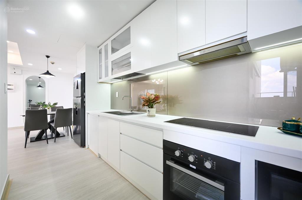 Hot! cho thuê 2pn masteri thảo điền tháp 4 full nội thất view sông từ 20tr.  tiên 0775 910 ***