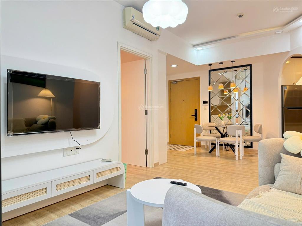 Cho thuê căn hộ 2pn masteri thảo điền. full nội thất dọn vô ở ngay.  0775 910 *** ms tiên