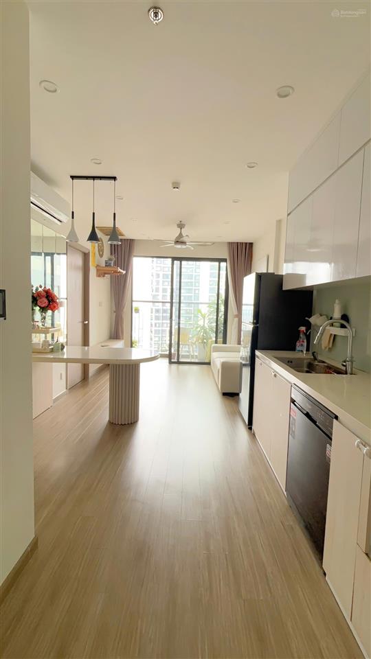 Chuyển nhượng căn 2n2wc toà sa5 vinhomes smart city 55m² giá 4,6 tỷ bao phí full nội thất  sẵn sổ