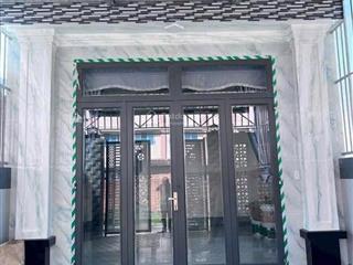 Cần bán nhà cấp 4 ở dương đình cúc  bình chánh. dt 100m2. full nội thất. 900 triệu