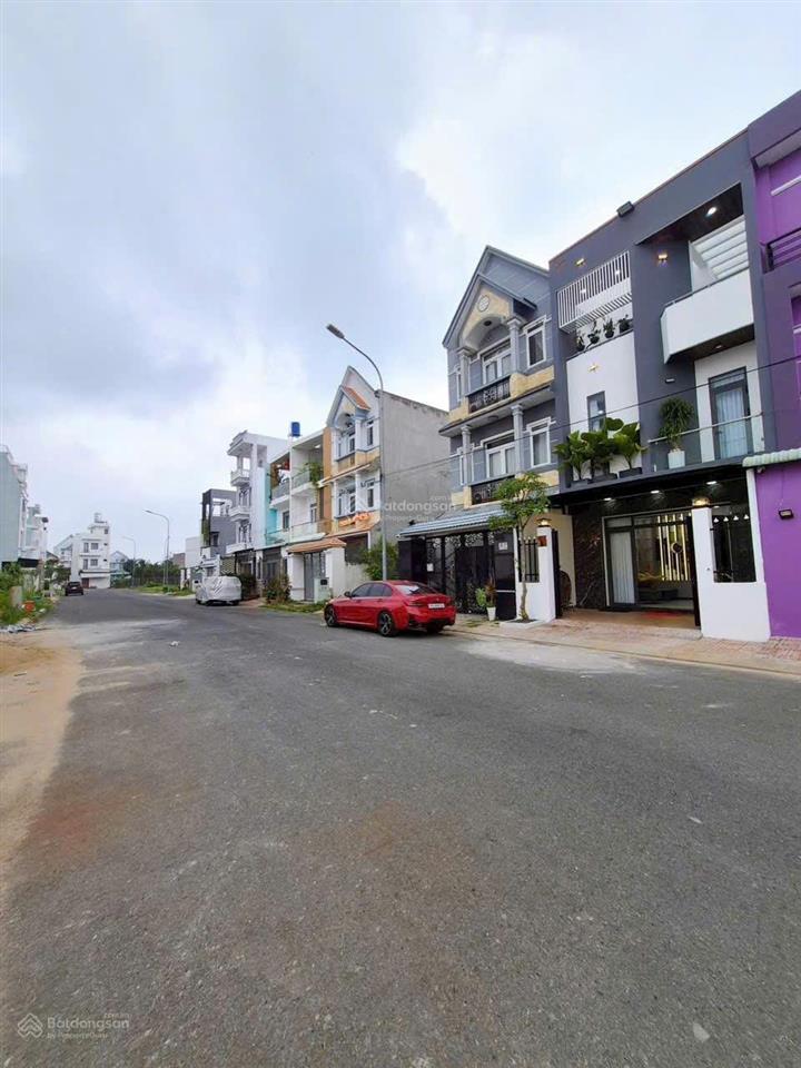 Bán gấp siêu phẩm 2 lầu ở chợ vĩnh lộc. dt 146m2. sổ sẵn  sang tên trong ngày. giá  1,3 tỷ tl