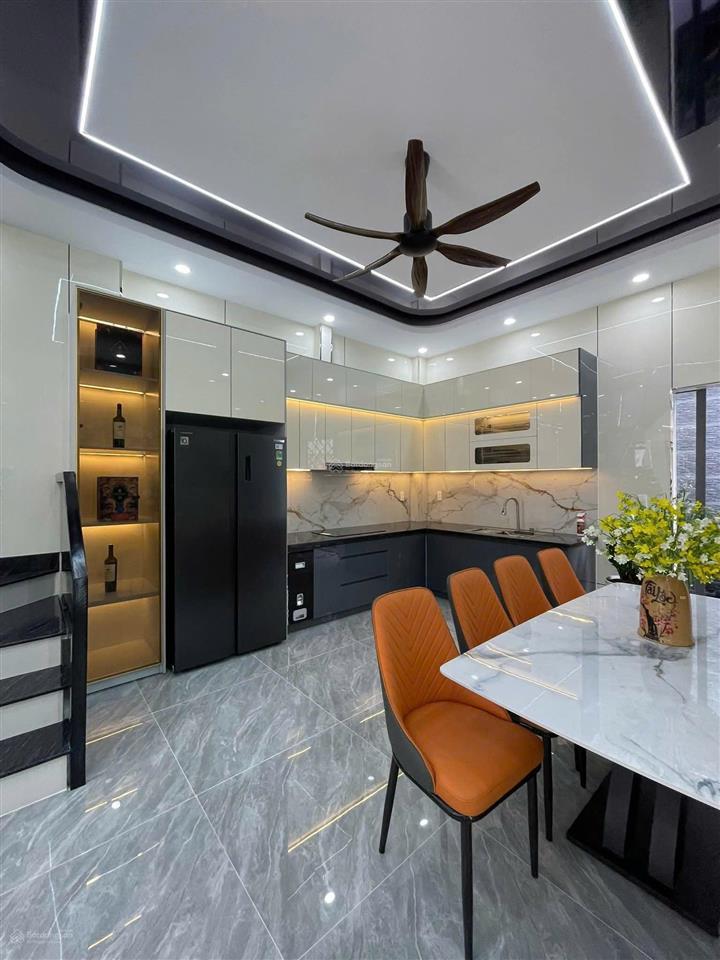 Hàng hiếm  siêu phẩm 2 lầu 100m2 ở gần bv nhi đồng 3  shr  giá  còn tl