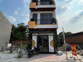 Hàng hiếm  siêu phẩm 2 lầu 100m2 ở gần bv nhi đồng 3  shr  giá  còn tl