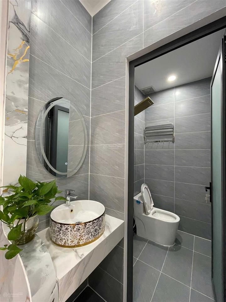 Hàng hiếm  siêu phẩm 2 lầu 100m2 ở gần bv nhi đồng 3  shr  giá  còn tl