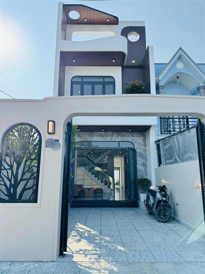 Cần bán nhà mới ở kdc gia hòa  ql50 . dt 5x25 . shr . giá  1 tỷ 350 triệu còn tl