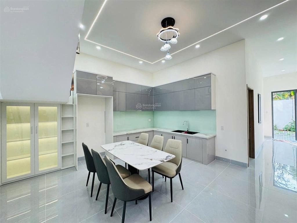 Cần bán nhà mới ở kdc gia hòa  ql50 . dt 5x25 . shr . giá  1 tỷ 350 triệu còn tl