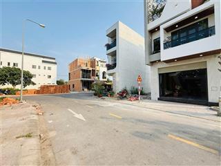 Cần bán siêu phẩm 2 lầu ở kdc phong phú 4 . dt  6x20 . shr . giá  1 tỷ 260 triệu còn tl