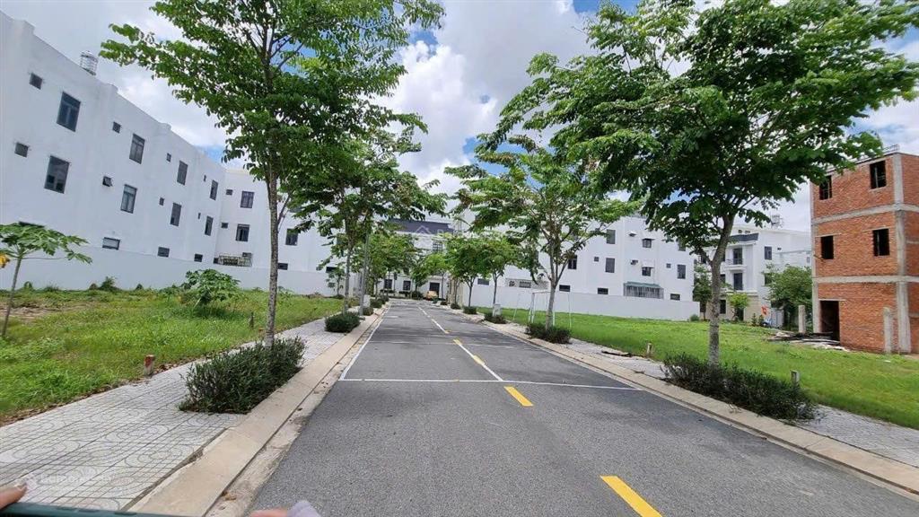 Nợ bán nhanh lô đất 100m2 khu dân cư gia hòa đường ql50, phong phú, bình chánh, gần làng đại học