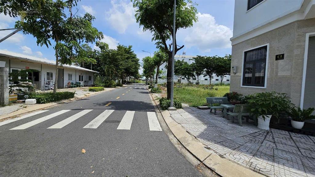 Nợ bán nhanh lô đất 100m2 khu dân cư gia hòa đường ql50, phong phú, bình chánh, gần làng đại học