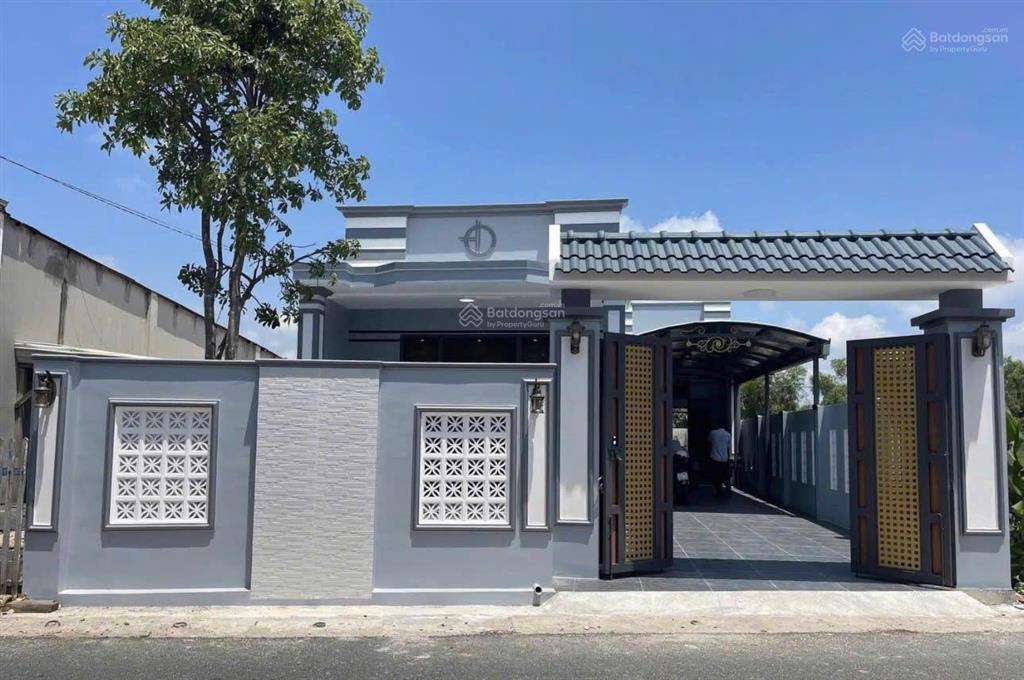 Bán gấp nhà vườn 130m2 ở tân liêm gần chợ phú lạc . sổ hồng riêng . giá  790tr còn thương lượng