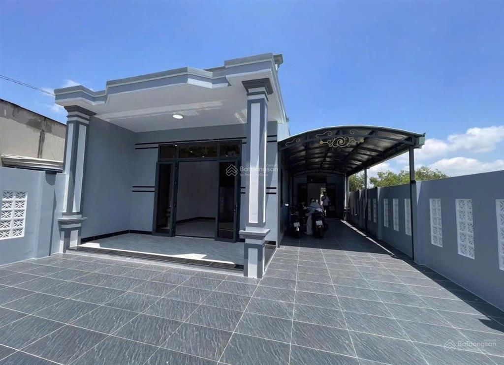 Bán gấp nhà vườn 130m2 ở tân liêm gần chợ phú lạc . sổ hồng riêng . giá  790tr còn thương lượng