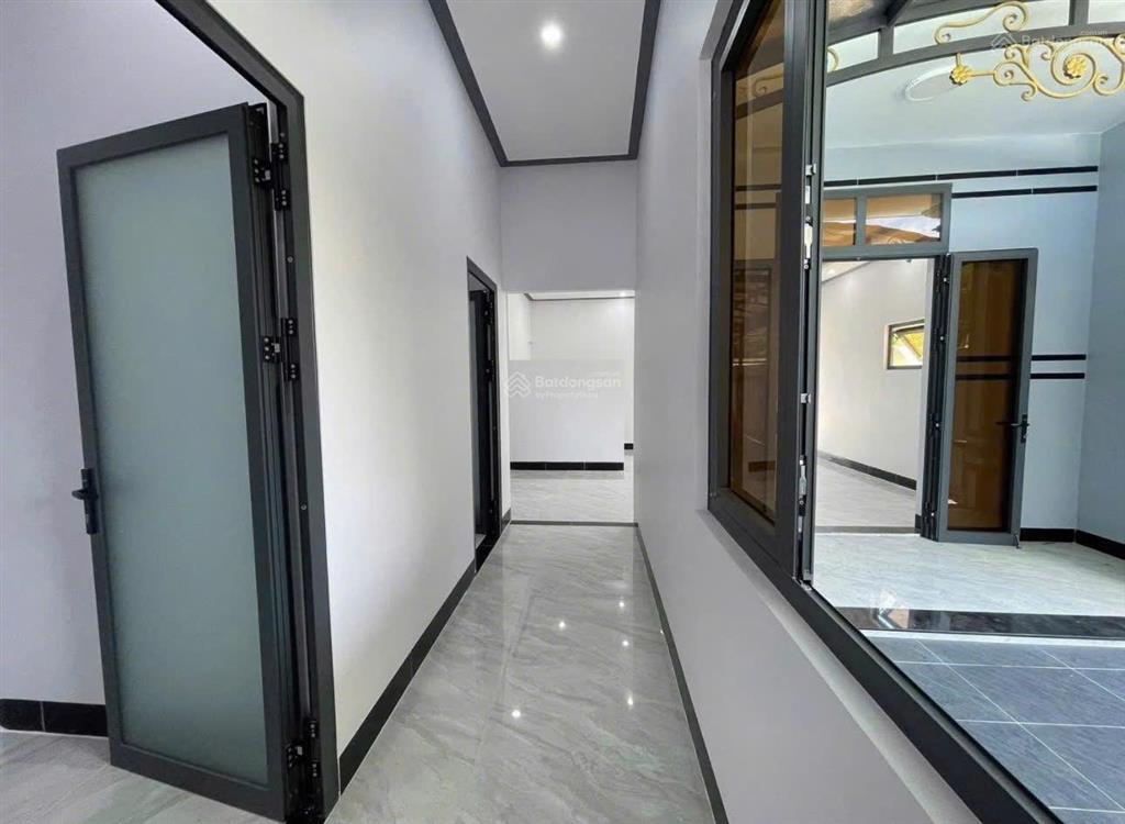 Bán gấp nhà vườn 130m2 ở tân liêm gần chợ phú lạc . sổ hồng riêng . giá  790tr còn thương lượng
