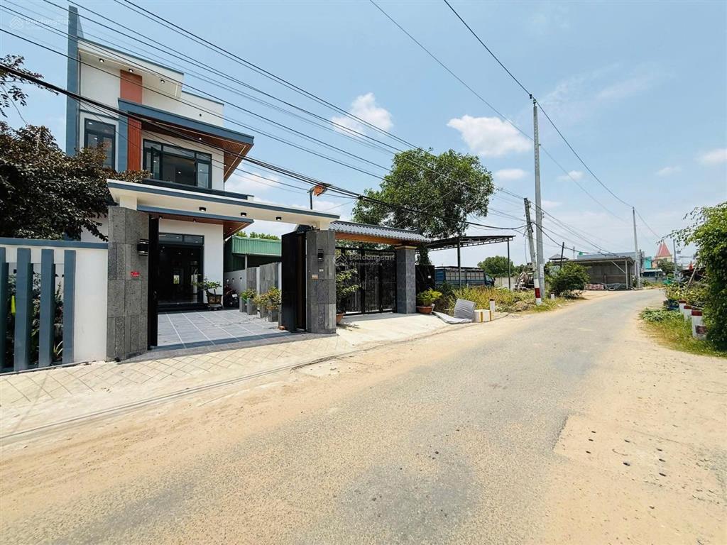 Cần bán nhanh căn nhà 1 lầu ở tân liêm  bình chánh nằm cạnh chợ phú lạc  108m2  giá 1 tỷ 245tr
