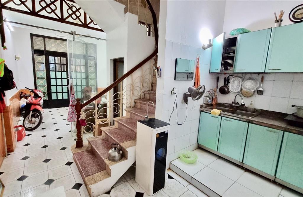 Nhà nguyên căn mặt bằng 40m2, 4 tầng tại thịnh quang, thái thịnh