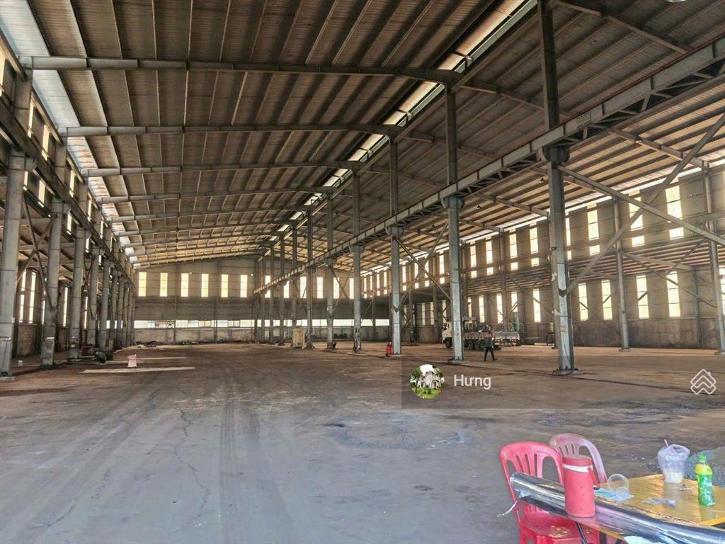 Bán nhà xưởng kcn đức hòa giáp bình chánh, mái cao 14m